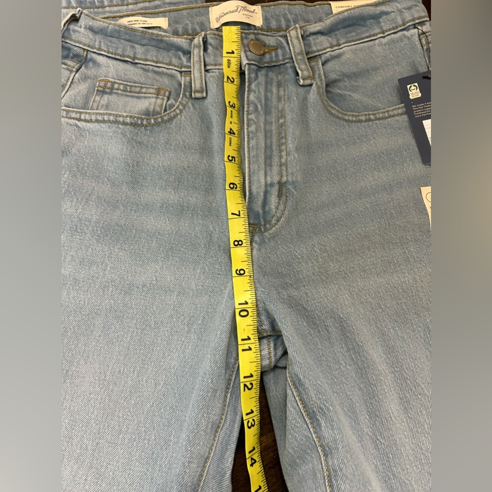 Universal thread Sz 4 flare jeans - Picture 2 of 5
